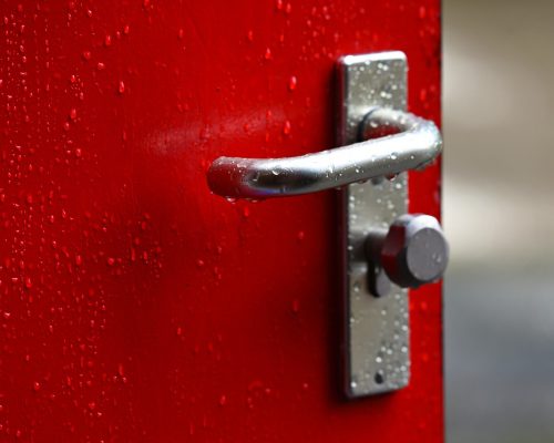 Accès à votre porte bloquée : le service d'urgence du serrurier
